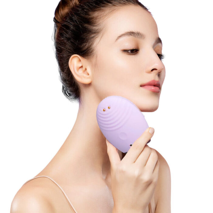 foreo lunatm 3 plus thermo facial cleansing massager for sensitive skin 2